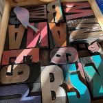 Collagrafie, Tetrapakprint, Gellidruck und Holzletterdruck - 3 Tage Druckspaß in Bielefeld Siebdruckworkshop mit Kristina Schaper Nov23_3361